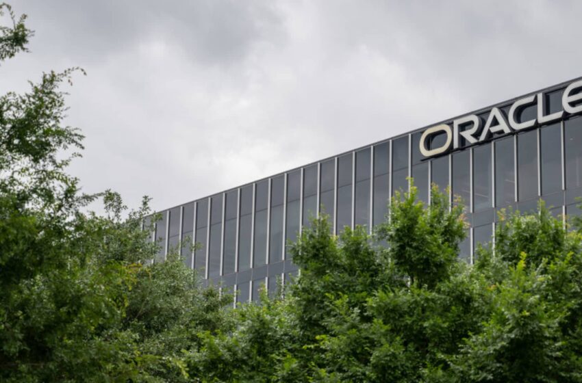 stocks-making-the-biggest-moves-after-hours:-oracle,-rentokil,-rubrik-and-more