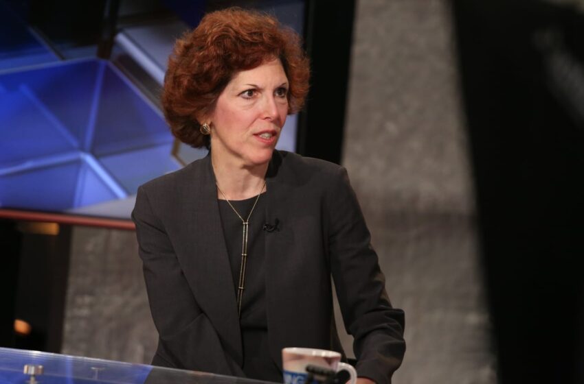 mester-says-fed-needs-to-see-more-low-inflation-readings-before-cutting-interest-rates