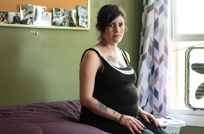  Pregnant, Addicted and Fighting the Pull of Drugs