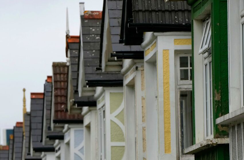  UK house prices still at ‘record high’ as market remains ‘steady’