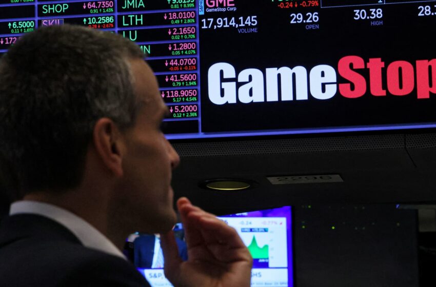 gamestop-closes-more-than-12%-lower-after-annual-meeting-fails-to-offer-details-on-firm’s-strategy