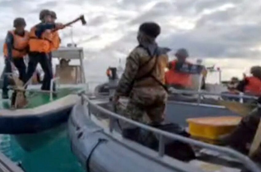  Filipino soldiers fight off ‘armed’ Chinese coastguard with ‘bare hands’