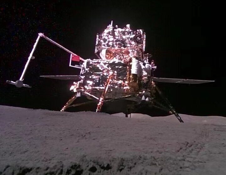 china-becomes-first-country-to-retrieve-rocks-from-the-moon’s-far-side