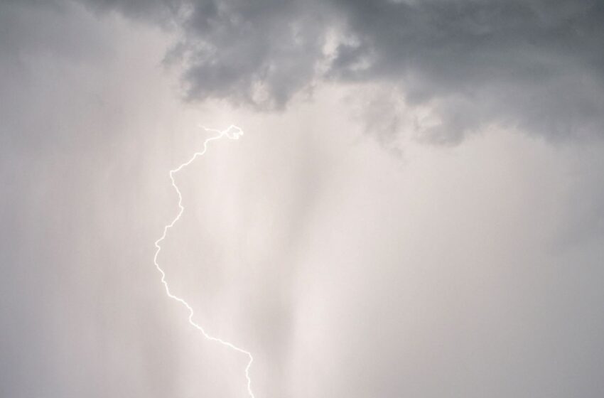  Girl, 13, dies after being struck by lightning on Greece beach