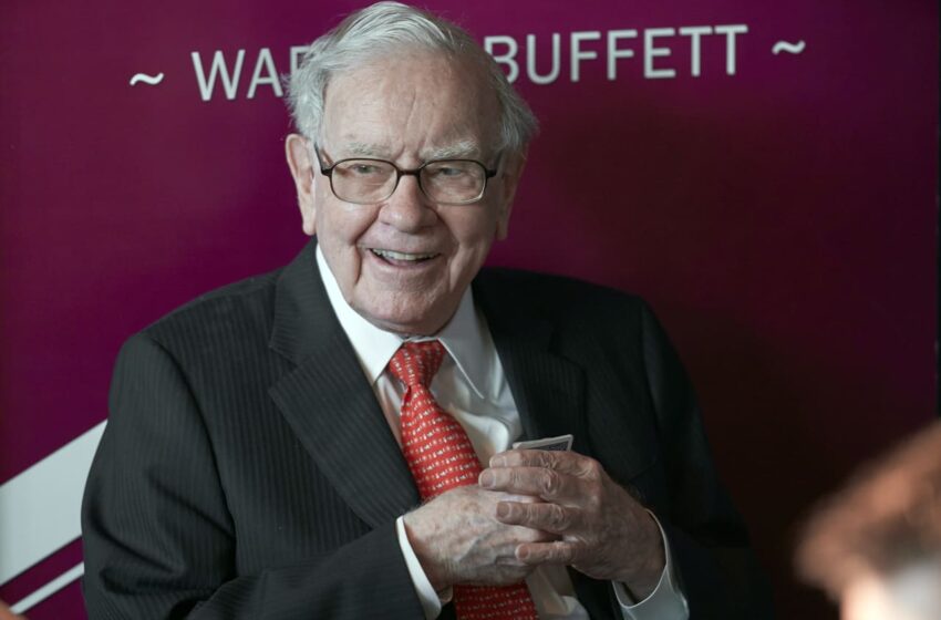  Warren Buffett and other billionaires are buying blue-chip energy stocks. Here’s why.