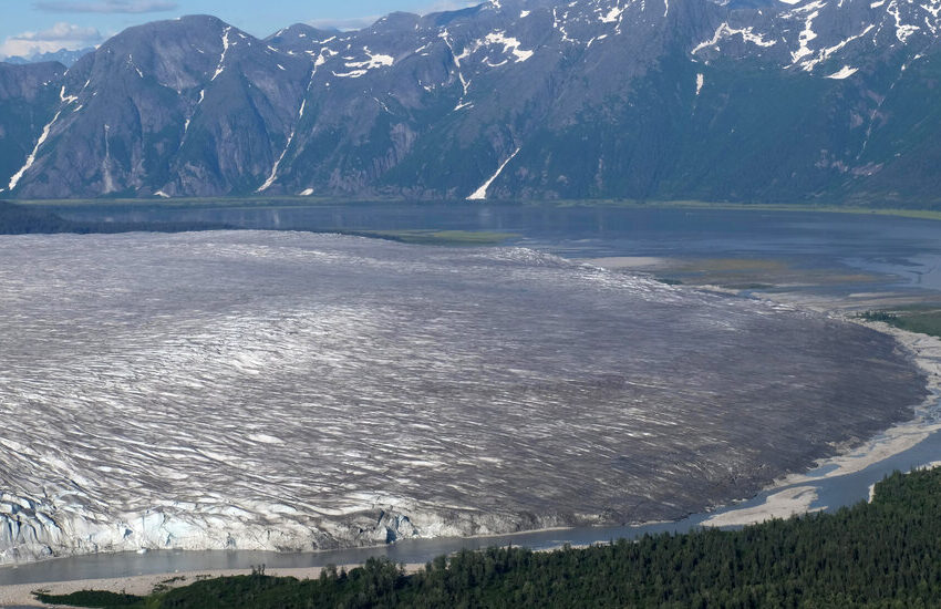  Alaska’s Juneau Ice Field Is Melting at an ‘Incredibly Worrying’ Pace, Scientists Say