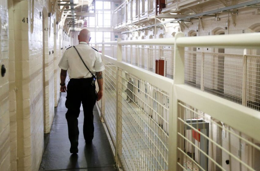 starmer-does-not-rule-out-20,000-prisoners-being-released-early