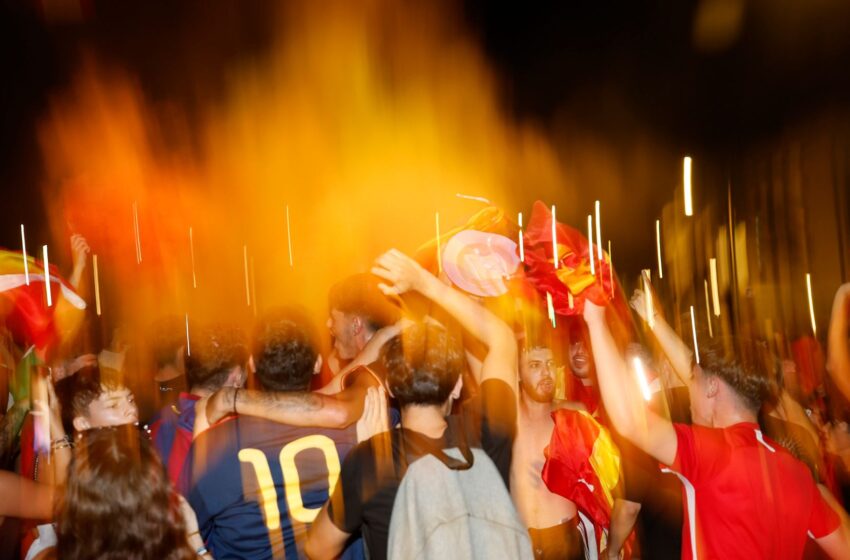 euphoric-spain-fans-roar-as-their-team-become-the-champions-of-europe