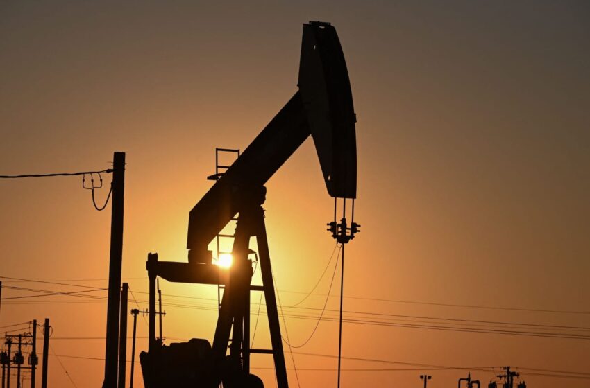 oil-heads-for-back-to-back-weekly-declines-as-demand-worries-weigh-on-crude