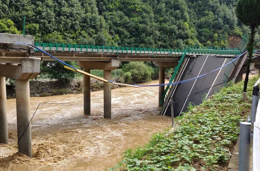  Bridge collapses in China – president orders all-out rescue effort