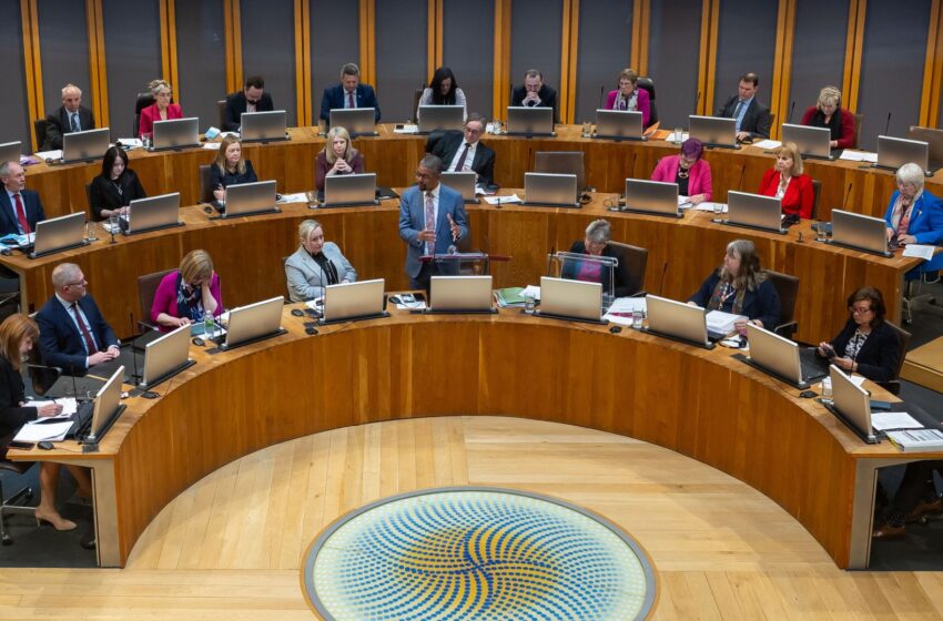  Welsh parliament recalled for vote on new first minister