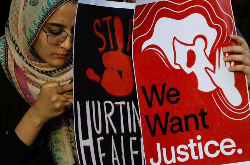  Indian hospitals disrupted as thousands of medics protest after rape and murder