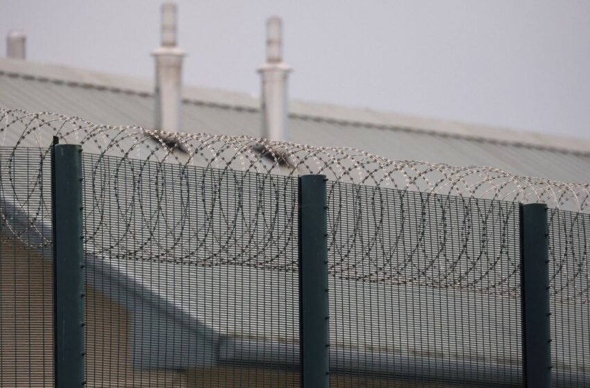  Immigration detention centres to re-open in removals drive