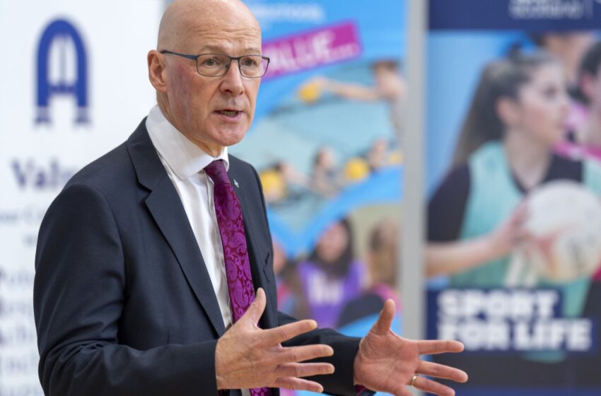  Swinney willing to ‘engage’ with PM over plan to ban smoking in outdoor spaces