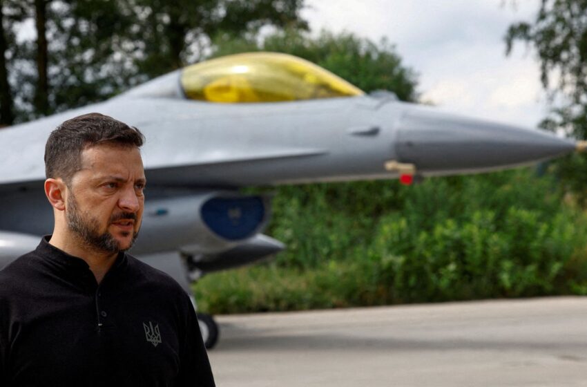  Zelenskyy sacks Ukrainian air force commander after fighter jet crash