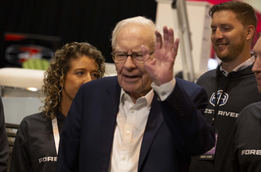 warren-buffett-raises-berkshire-cash-level-to-record-$277-billion-after-slashing-stock-holdings