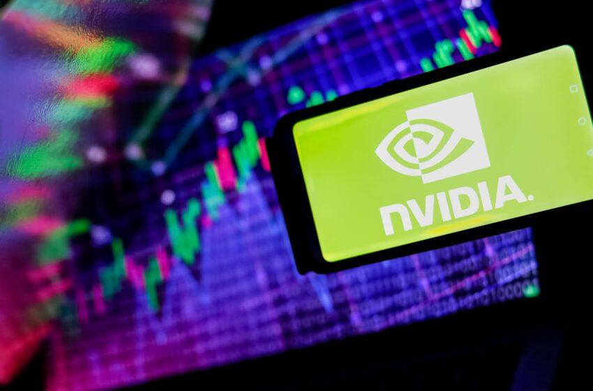 stocks-making-the-biggest-moves-premarket:-nvidia,-apple,-kellanova-and-more