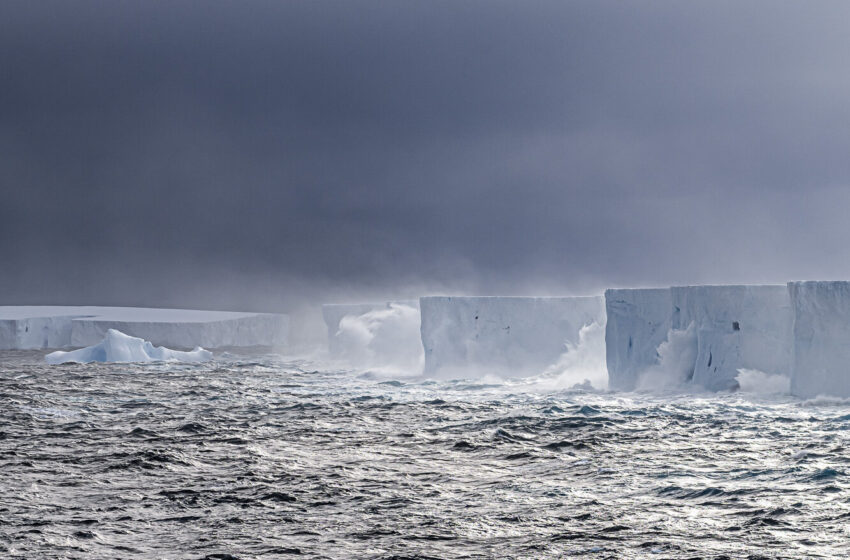 after-breaking-free,-world’s-largest-iceberg-is-stuck-spinning-in-circles