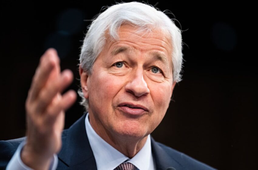 jamie-dimon-says-he-still-sees-a-recession-on-the-horizon