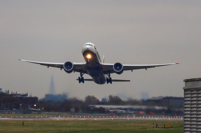  Thousands of Boeing staff to go on strike