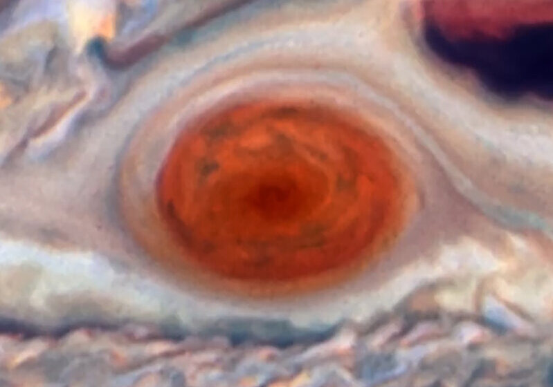 hubble-telescope-shows-great-red-spot-of-jupiter-bouncing-like-a-kickball