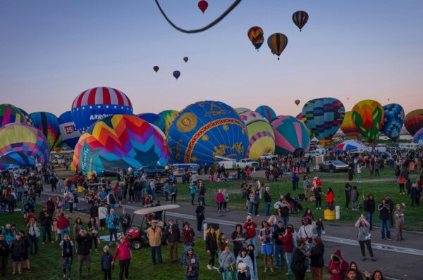 hot-air-balloon-hits-radio-tower-causing-it-to-collapse