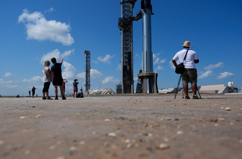 live-updates:-spacex-prepares-for-launch-and-landing-of-starship-rocket