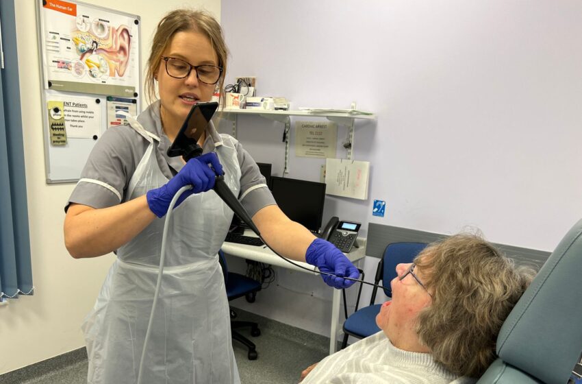  NHS pilots new iPhone adapter to check patients for cancer