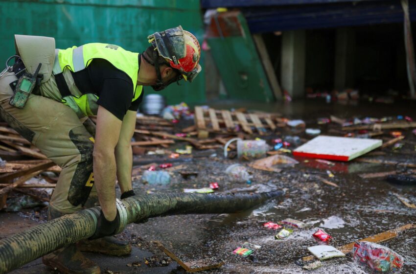 spanish-authorities-search-flooded-underground-car-park-–-fearing-how-many-bodies-they-will-find