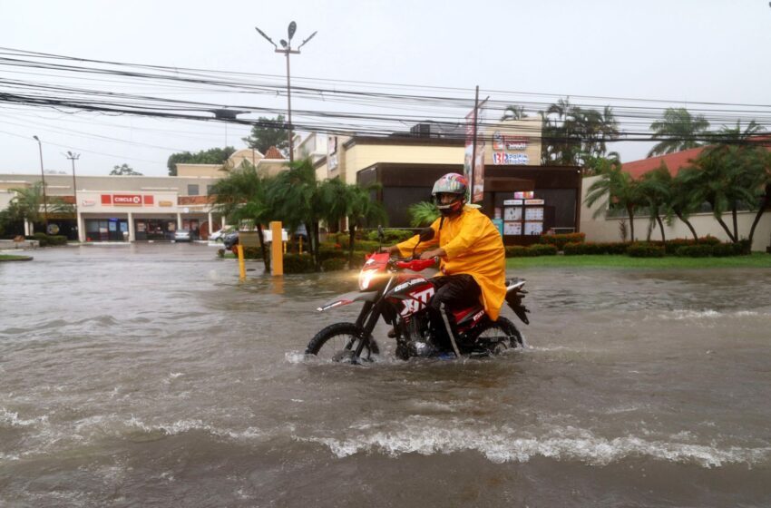 ‘threat-to-life’-from-tropical-storm-as-widespread-flooding-hits-honduras