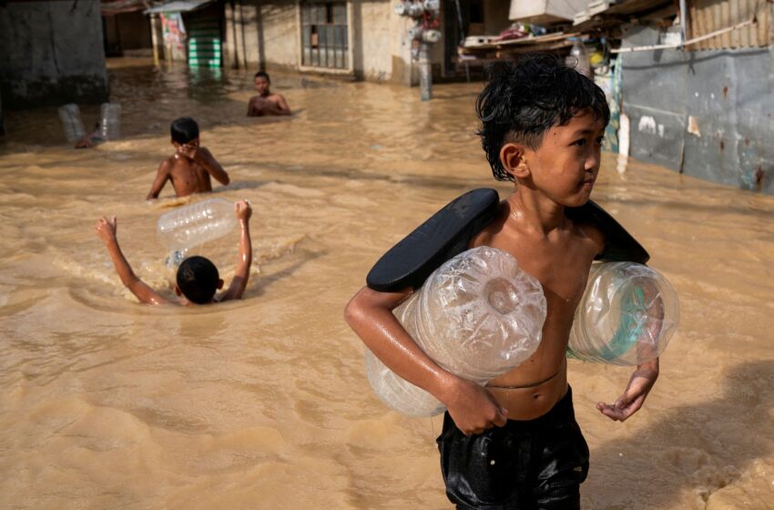  Family of seven among people killed by Philippines typhoon