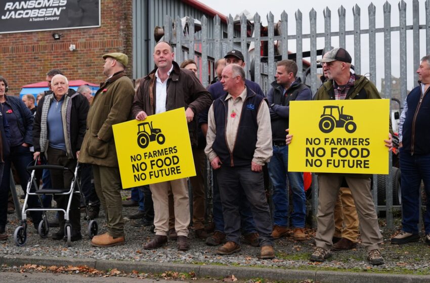  Thousands of farmers descend on Downing Street to protest against tax changes after ‘betrayal’