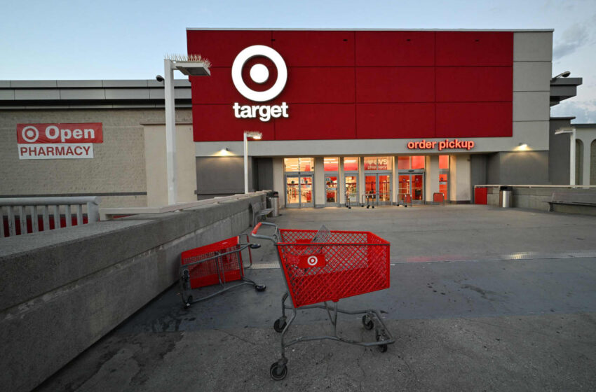 target’s-ceo-says-‘consumers-continue-to-spend-cautiously’-amid-triple-miss-earnings-report