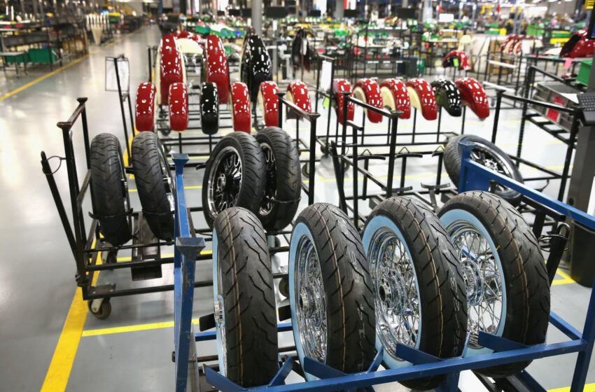 us.-factory-orders-rise-in-october-for-first-time-in-three-months