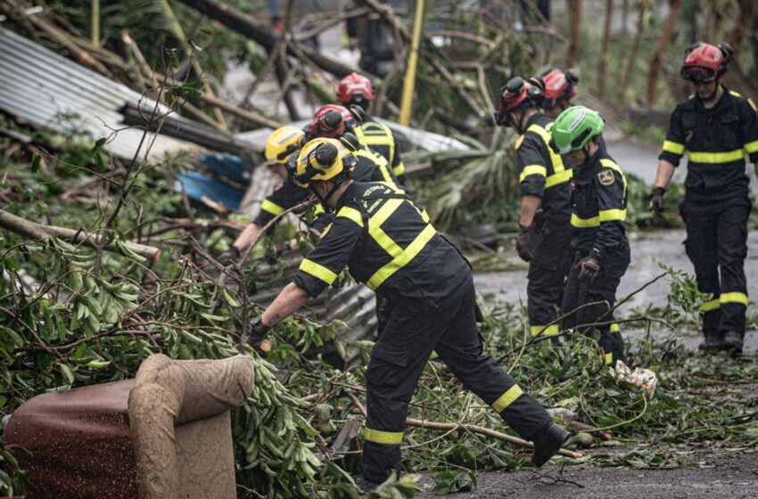 rescuers-search-for-cyclone-survivors-–-as-fears-grow-over-food-and-water-shortages