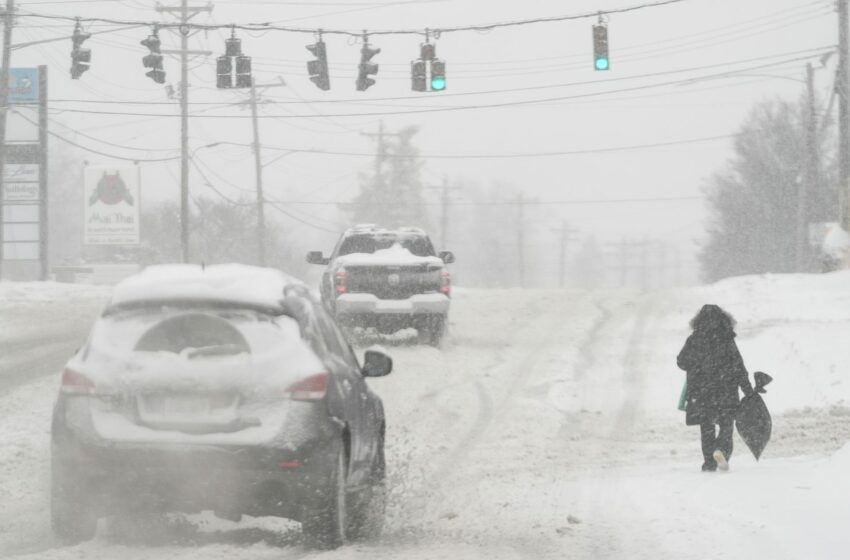  Five killed in winter storm – as US states declare emergency