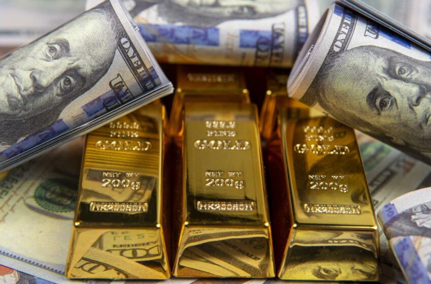 why-investors-are-still-buying-gold-despite-a-strong-dollar-and-rising-treasury-yields