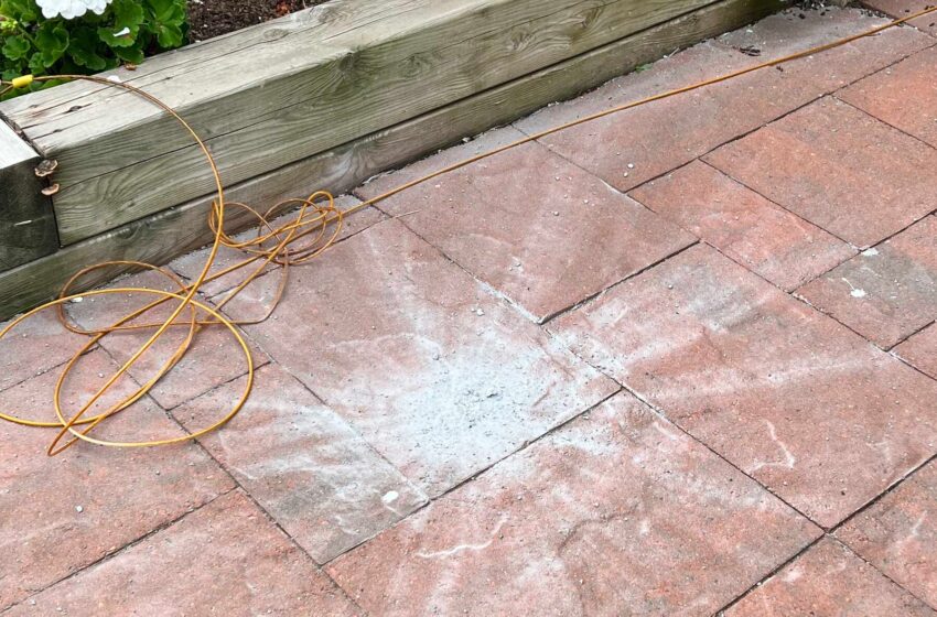  A Meteorite Is Caught on Camera as It Crashes Outside a Front Door