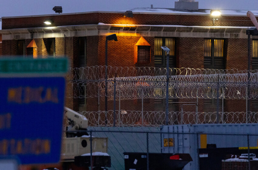 sick-prisoners-in-new-york-were-granted-parole-but-remain-behind-bars