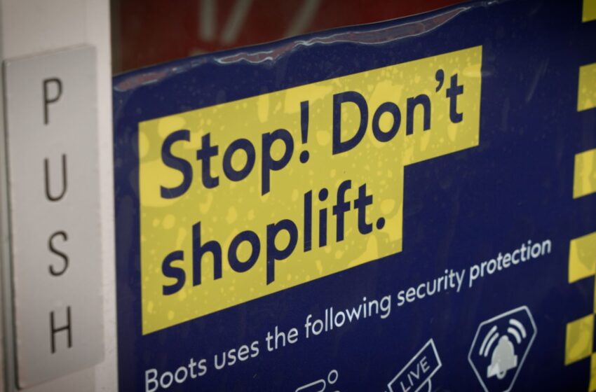  Theft and violence in UK shops reaches record levels