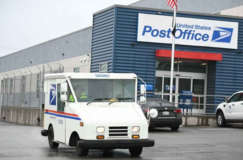  What are Trump’s USPS plans? He says the Postal Service is a ‘tremendous loser’ that should ‘operate a lot better.’