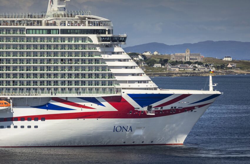 passengers-‘dropping-like-flies’-after-suspected-norovirus-outbreak-on-p&o-cruise-ship