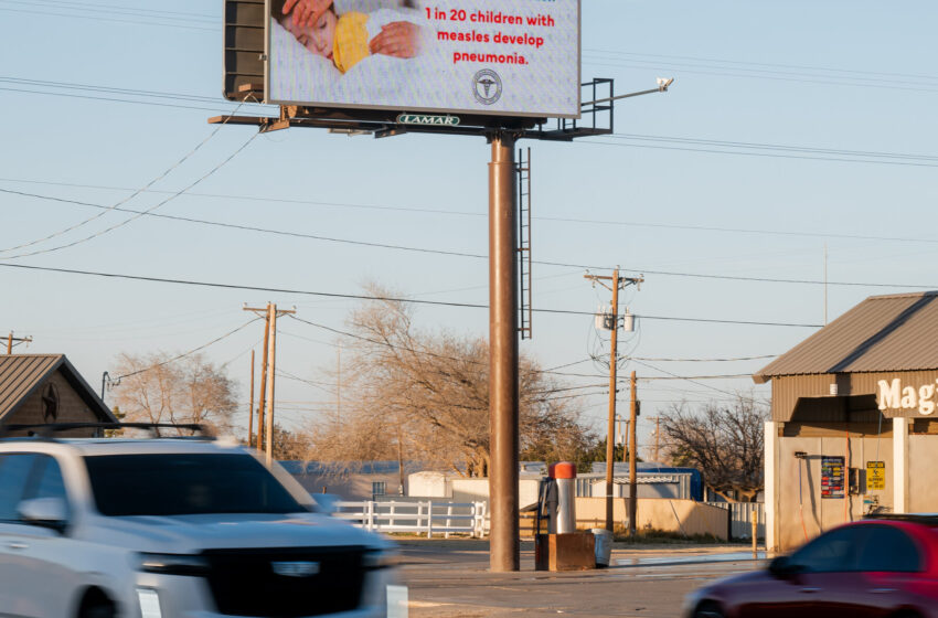  Federal Officials Underplaying Measles Vaccination, Experts Say