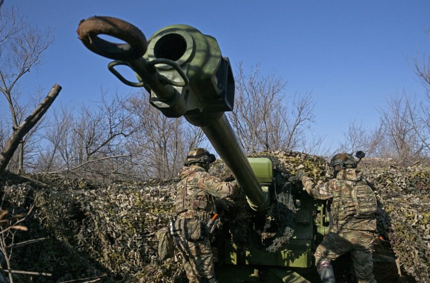  Ukraine accepts US ceasefire deal as intelligence sharing resumes